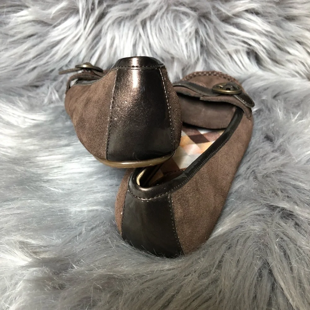 Jessica Simpson Kids Suede Loafer w Buckle in Brown & Bronze. Size 5
